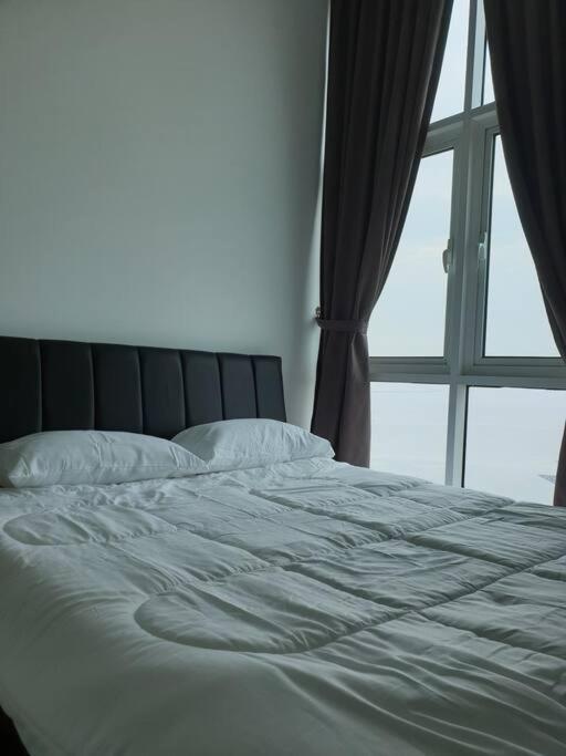 Direct Qbm & Ikea *Highfloor Sunrise Seaview Condo บายันเลอปาส ภายนอก รูปภาพ